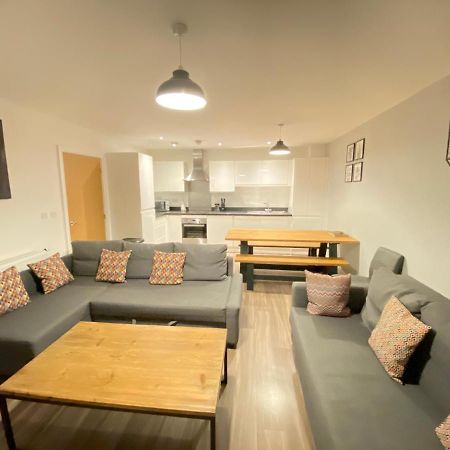 3 Bedrooms Double Or Single Beds, 2 Parking Spaces! Wifi & Smart Tv'S, Balcony Portsmouth Zewnętrze zdjęcie