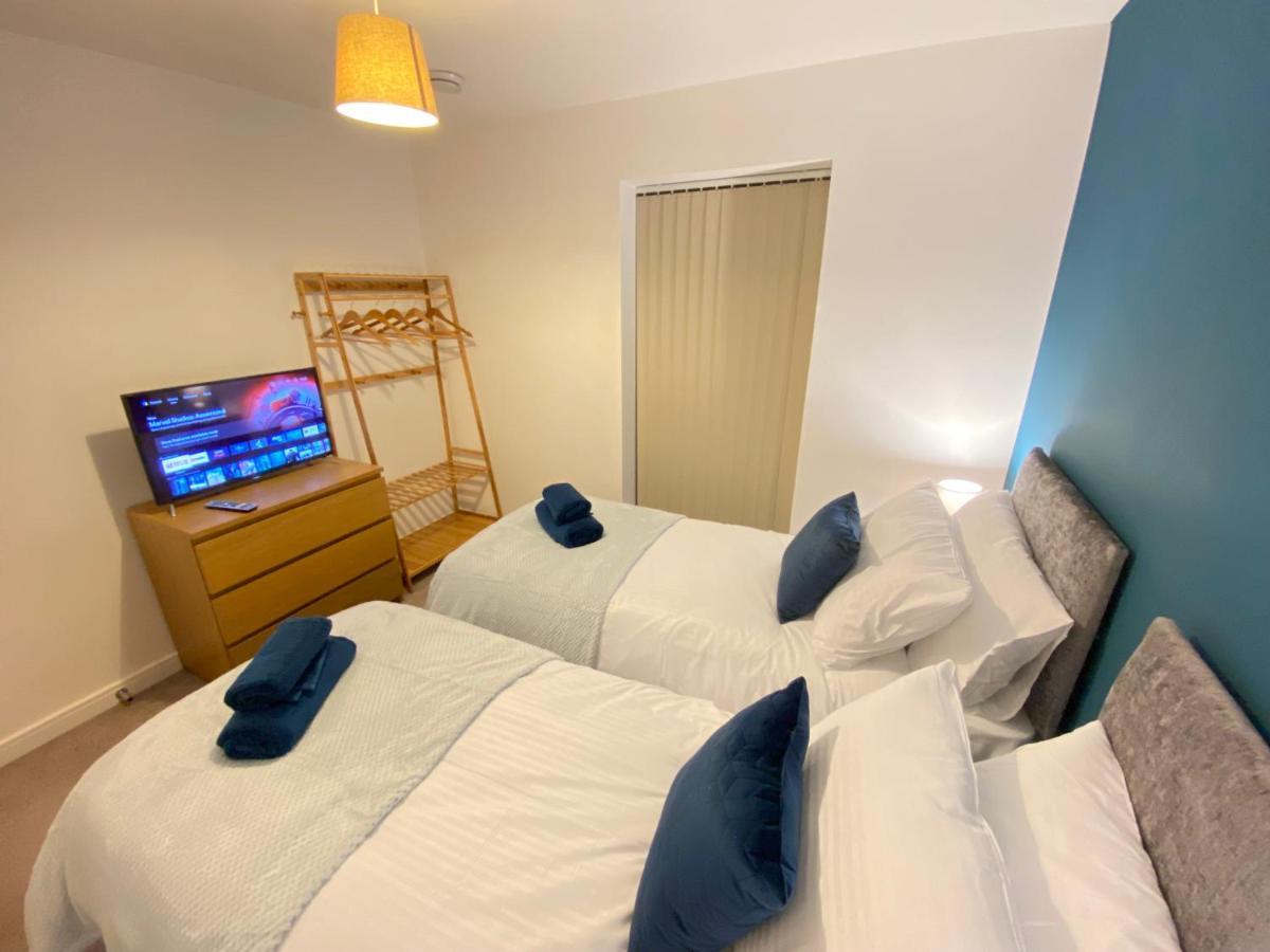 3 Bedrooms Double Or Single Beds, 2 Parking Spaces! Wifi & Smart Tv'S, Balcony Portsmouth Zewnętrze zdjęcie