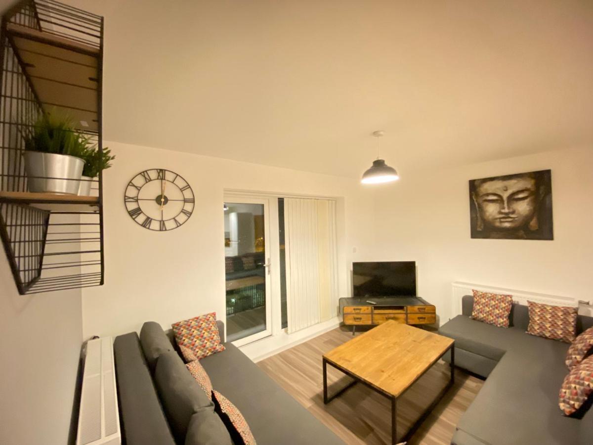 3 Bedrooms Double Or Single Beds, 2 Parking Spaces! Wifi & Smart Tv'S, Balcony Portsmouth Zewnętrze zdjęcie