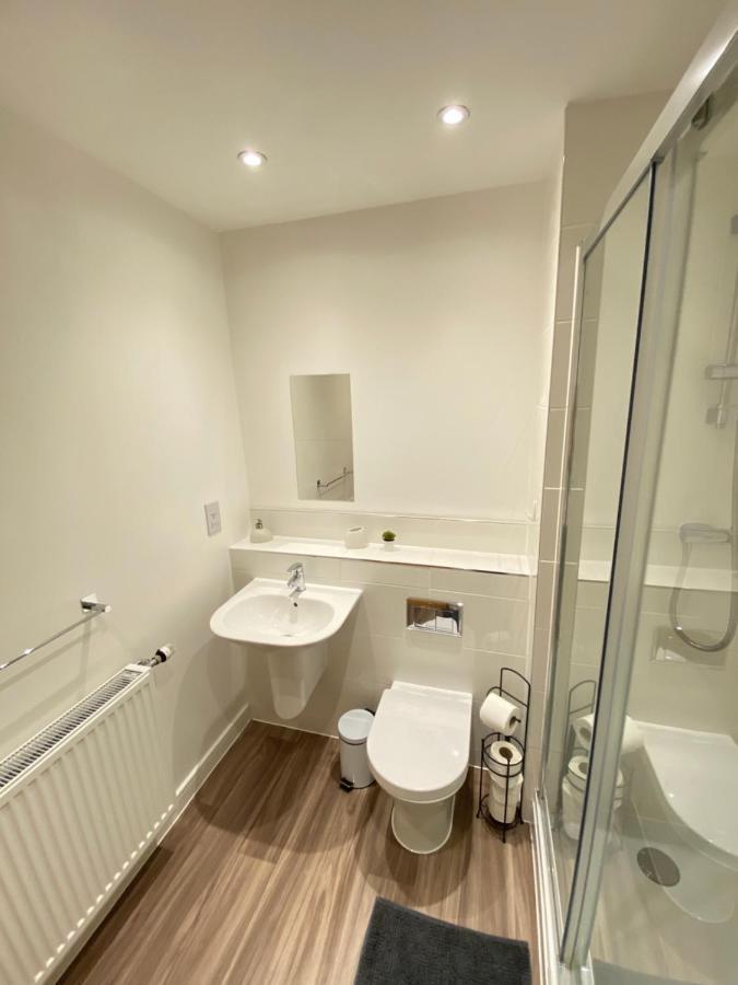 3 Bedrooms Double Or Single Beds, 2 Parking Spaces! Wifi & Smart Tv'S, Balcony Portsmouth Zewnętrze zdjęcie