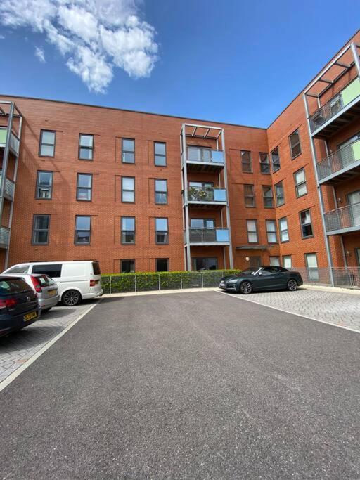 3 Bedrooms Double Or Single Beds, 2 Parking Spaces! Wifi & Smart Tv'S, Balcony Portsmouth Zewnętrze zdjęcie